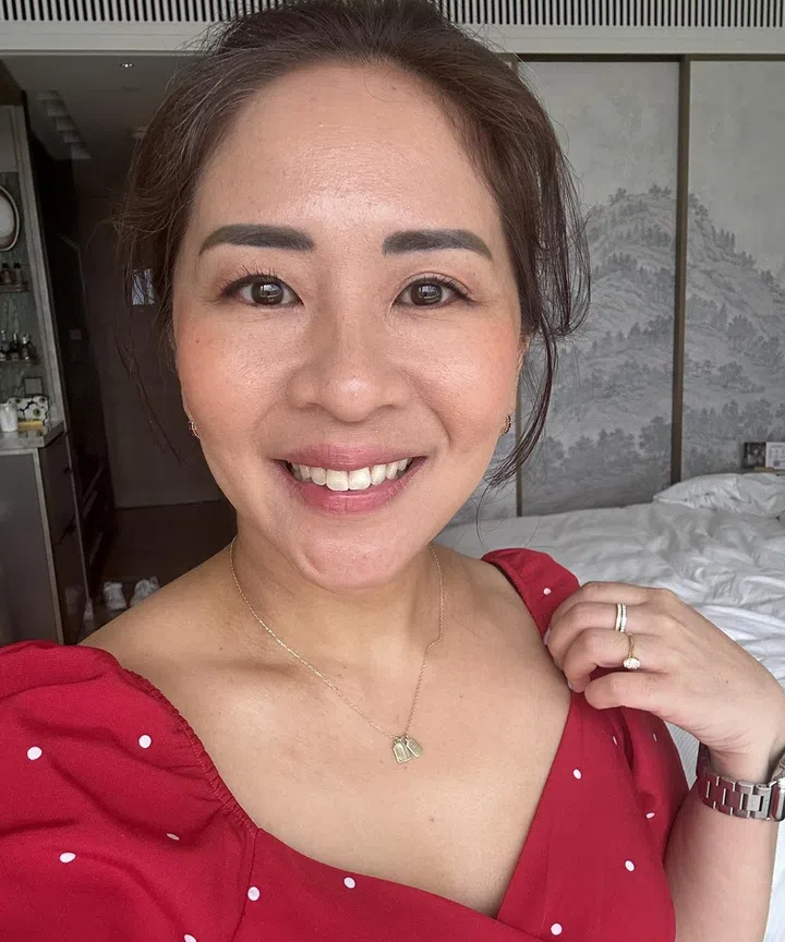 Did I enjoy taking time to put makeup on without worrying about kids? Yes, yes I did.