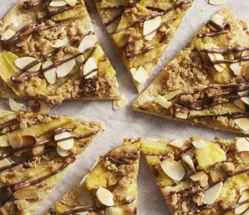 Banana & Chocolate Hazelnut Pizza