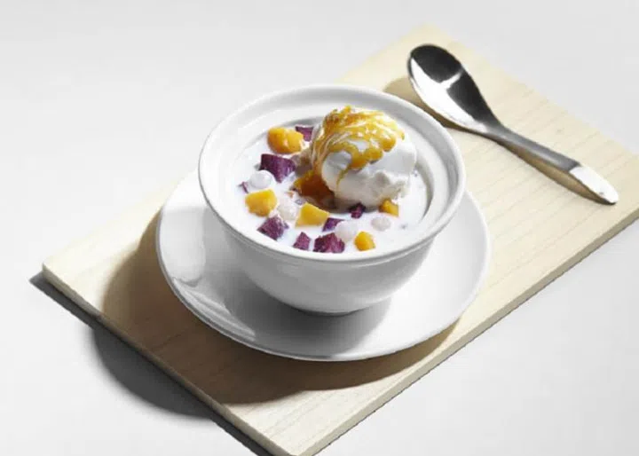 Photo: Robin Yong/Blu Inc Media, Art Direction: Ero Wee, Text: Amanda Soh