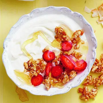 Yoghurt With Crunchy Puffed Wheat Topping