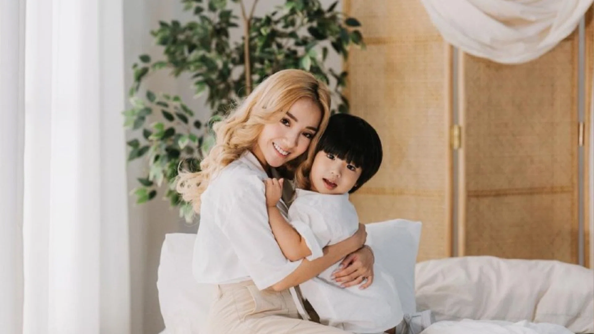 Instagram/Naomi Neo