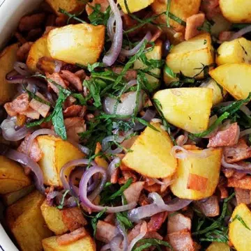 Pommes Lyonnaise