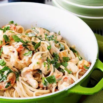 Spaghetti With Chilli Garlic Prawns