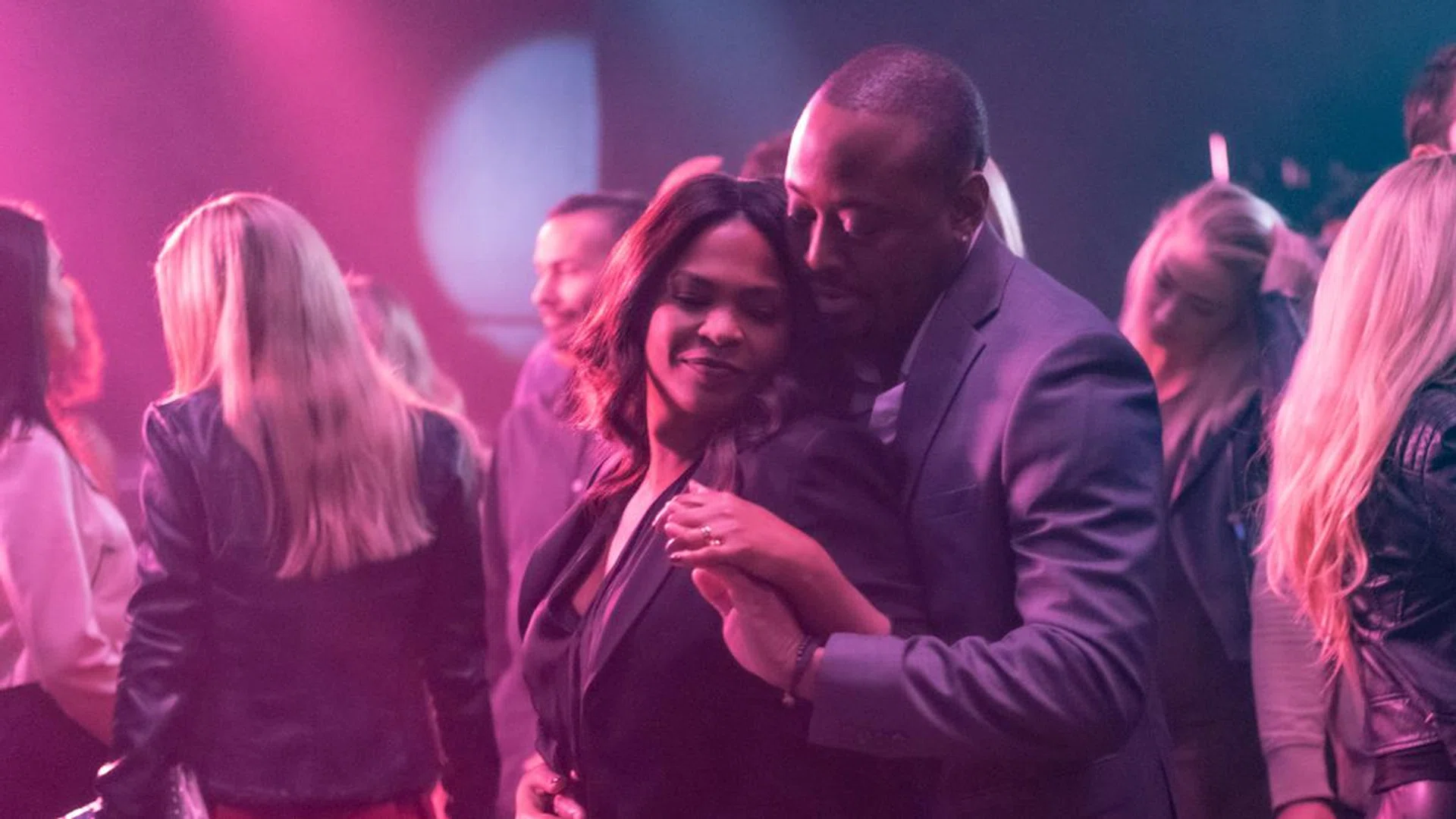 FATAL AFFAIR: (L-R) NIA LONG as ELLIE, OMAR EPPS as DAVID. Cr. BETH DUBBER/NETFLIX © 2020