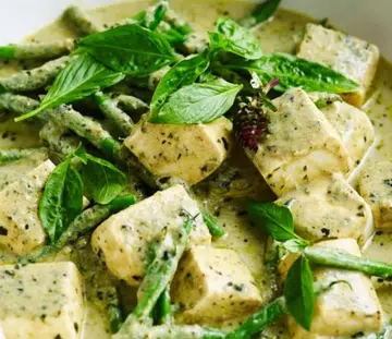 Five-Ingredient Fresh & Zingy Green Bean Tofu Curry
