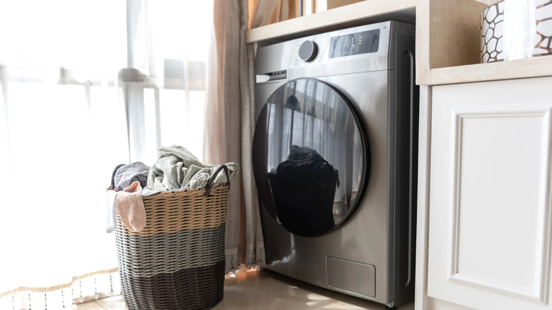 Best Clothes Dryers In Singapore