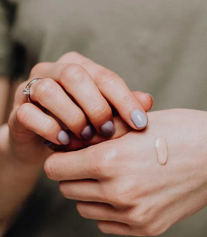 Figure out where you need coverage before applying your foundation. (Photo by Karolina Grabowska from Pexels)