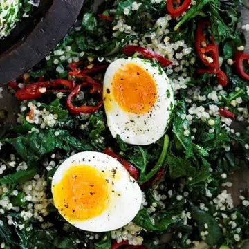 Green Quinoa With Sesame Eggs