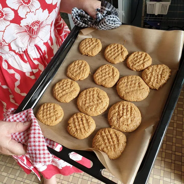 05. Cool cookies on baking sheet for 2 minutes – they’re soft and will crumble if you move them too soon. After a few minutes, you can move cookies to a cooling rack to cool completely.