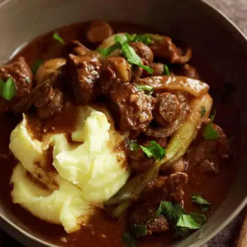 Slow Cooker Beef, Mushroom And Red Wine Stew