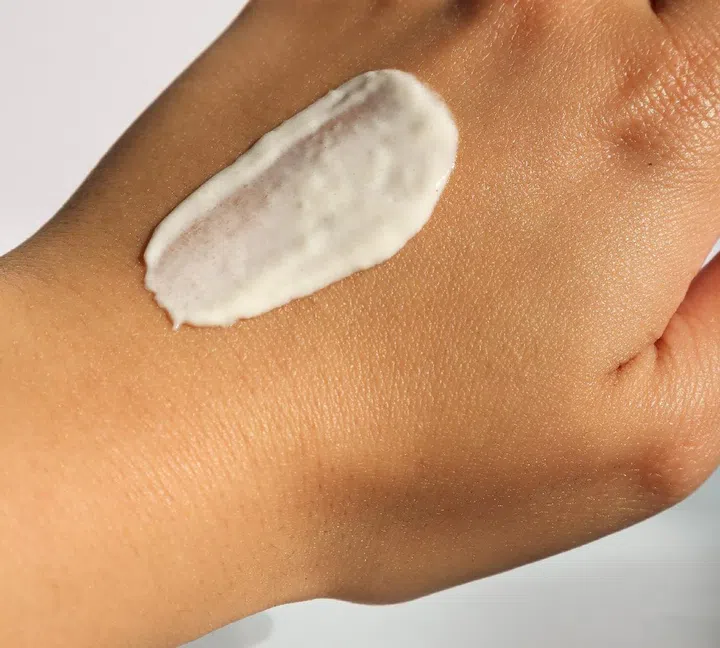 How to remove white casts from sunscreens? (Photo/ Pexels MSKIN PRO)