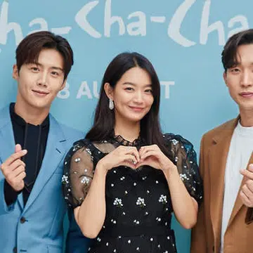 Main cast of Netflix's hit 2021 k-drama, Hometown Cha Cha Cha. From left: Kim Seon-ho playing Hong Du-sik, Shin Min-A playing Yoon Hye Jin, and Lee Sang-yi playing Director Ji.