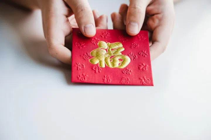 children-gambling-chinese-new-year