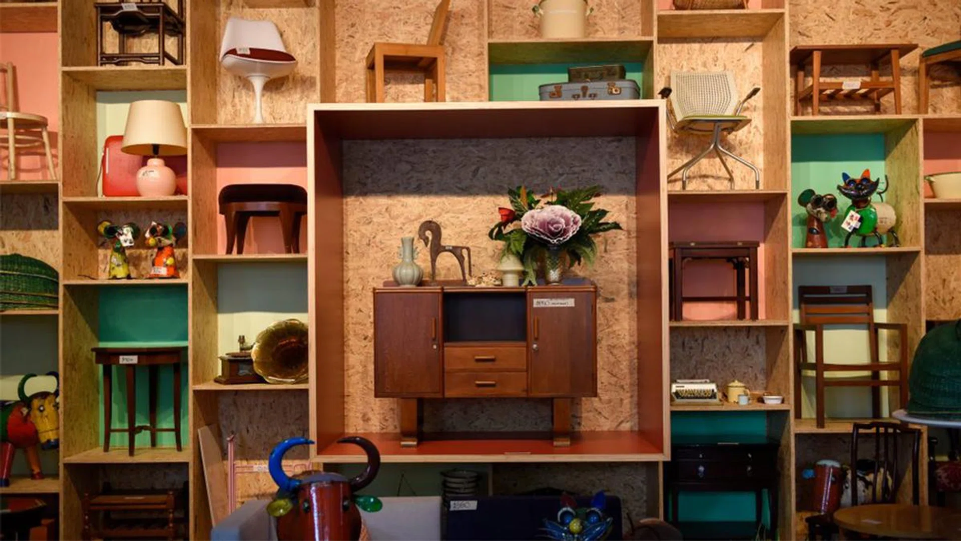 10 Places In Singapore To Get Gorgeous And Unique Retro-Style Furniture_Featured