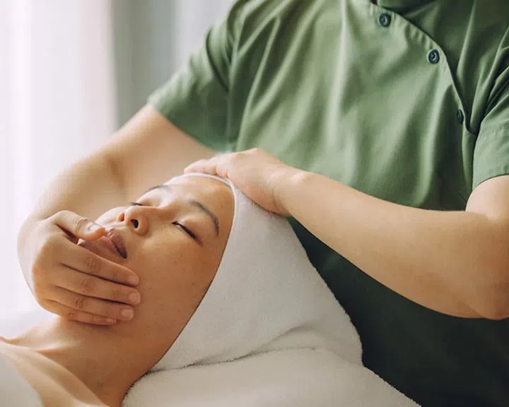 Best Brightening Facial
Swiss Bright Facial, Oasia Spa