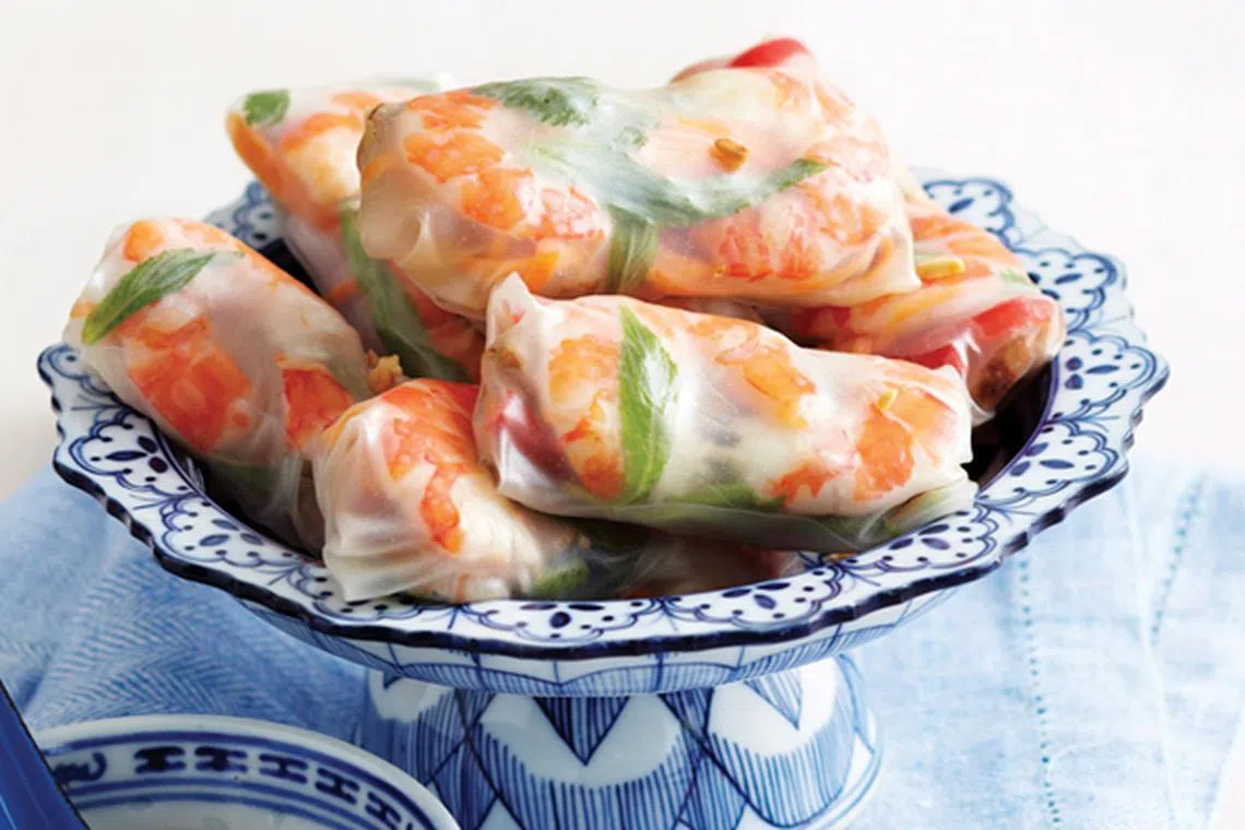 How To Make Vietnamese Rice Paper Rolls In 8 Easy Steps - The Singapore ...