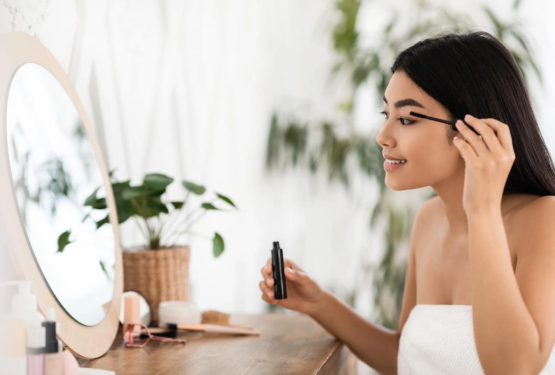 moisturise-your-lashes-with-these-16-conditioning-mascaras
