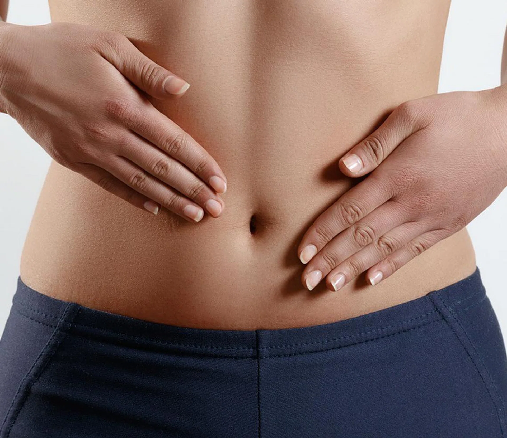 8 fast ways to reduce bloating after a big meal