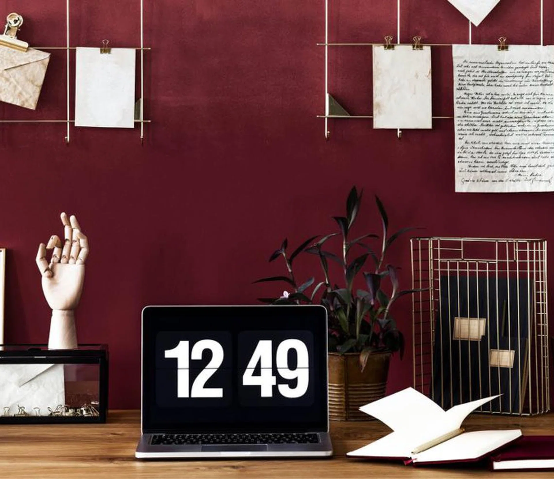 How To Feng Shui Your Office Desk: A Beginner's Guide