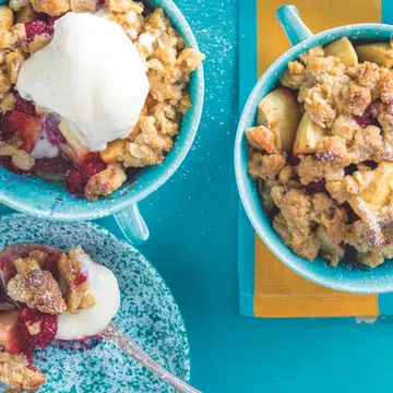 apple and raspberry crumble
