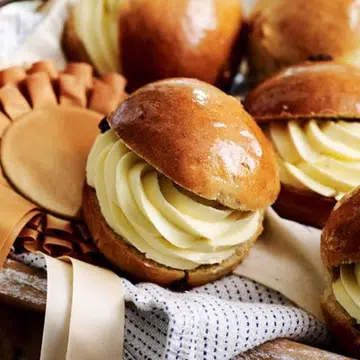 Cream Buns
