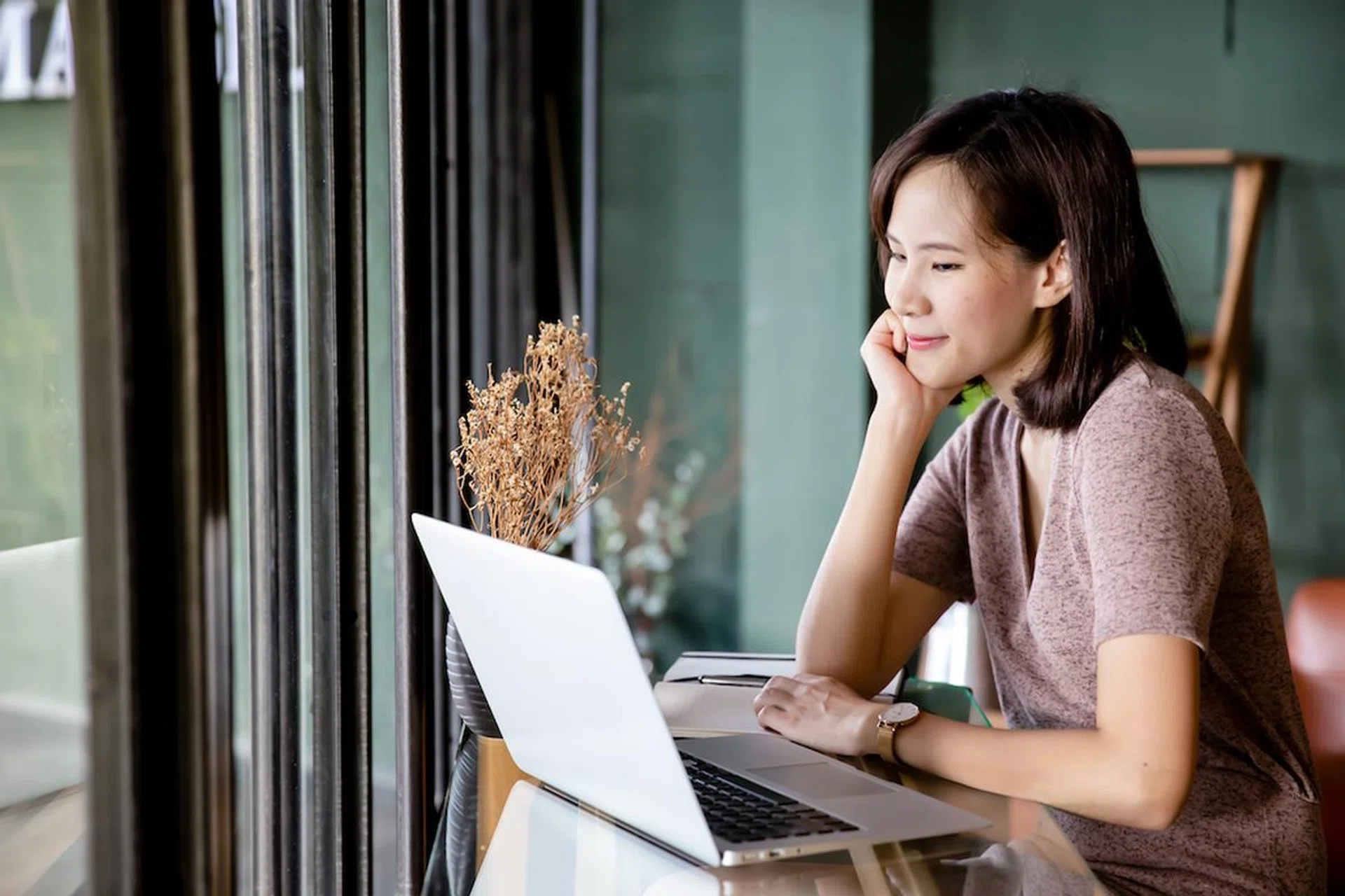wfh-work-community-centres-cafes-hotels-airport-lounges-singapore