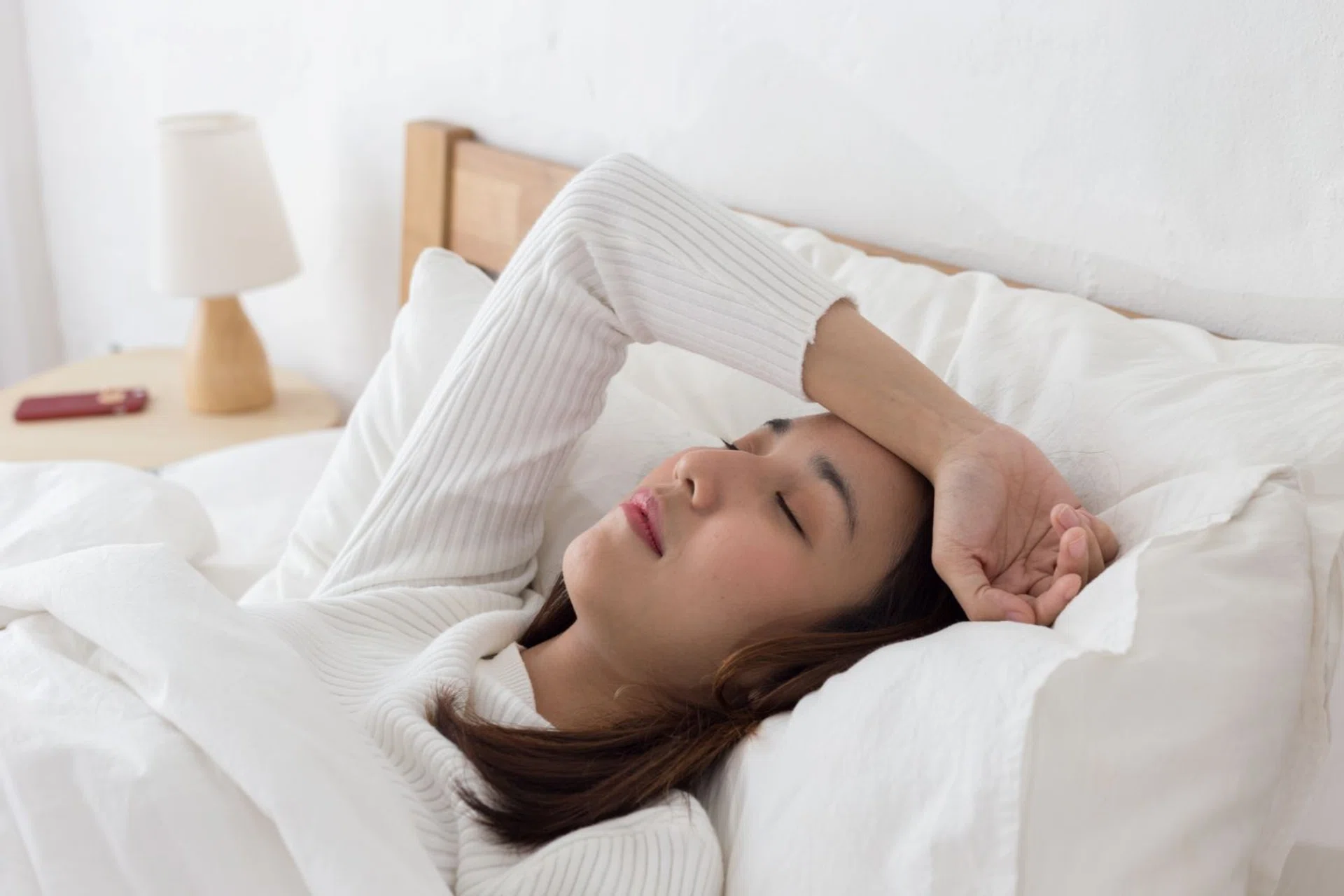 A warm eye mask  can help you fall asleep and improve sleep quality