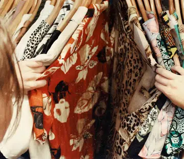 Things Singaporeans Waste Money On Before Chinese New Year_Featured