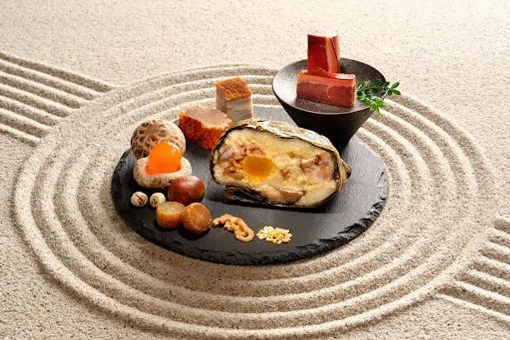 Best bak chang in Singapore: Shang Palace’s Signature Barbecued Pork Rice Dumpling with Yunnan Ham and Conpoy