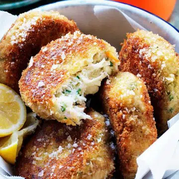 recipe for Crab cakes with apple salad