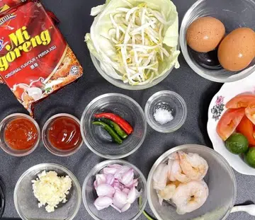 Indonesian-Style Mi Goreng