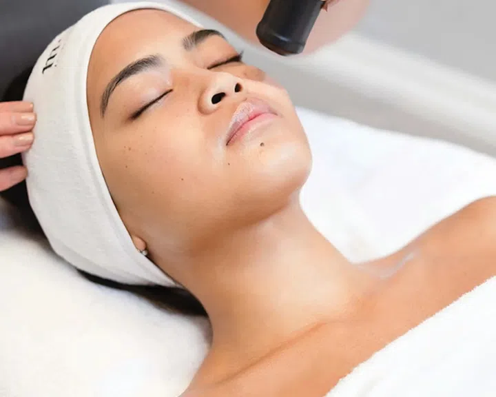 Best Firming Luxury Facial
Black Diamond Non-Surgical Lift Facial, Damai Spa at Grand Hyatt Singapore
