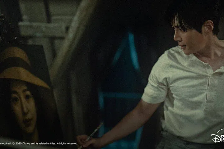 Kim Seon-Ho portraits of delusion