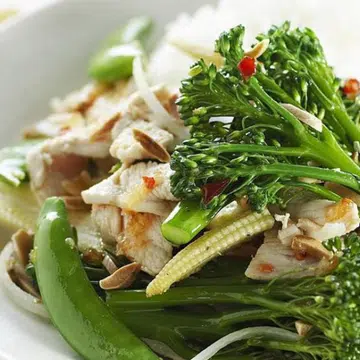 Chicken, Vegetable & Almond Stir-Fry