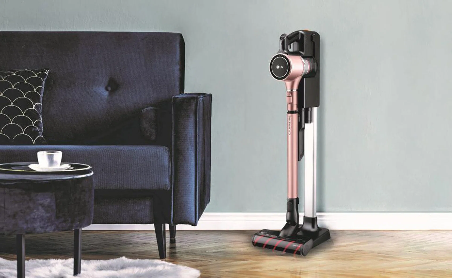 LA A9 lite vacuume cleaner in blossom pink