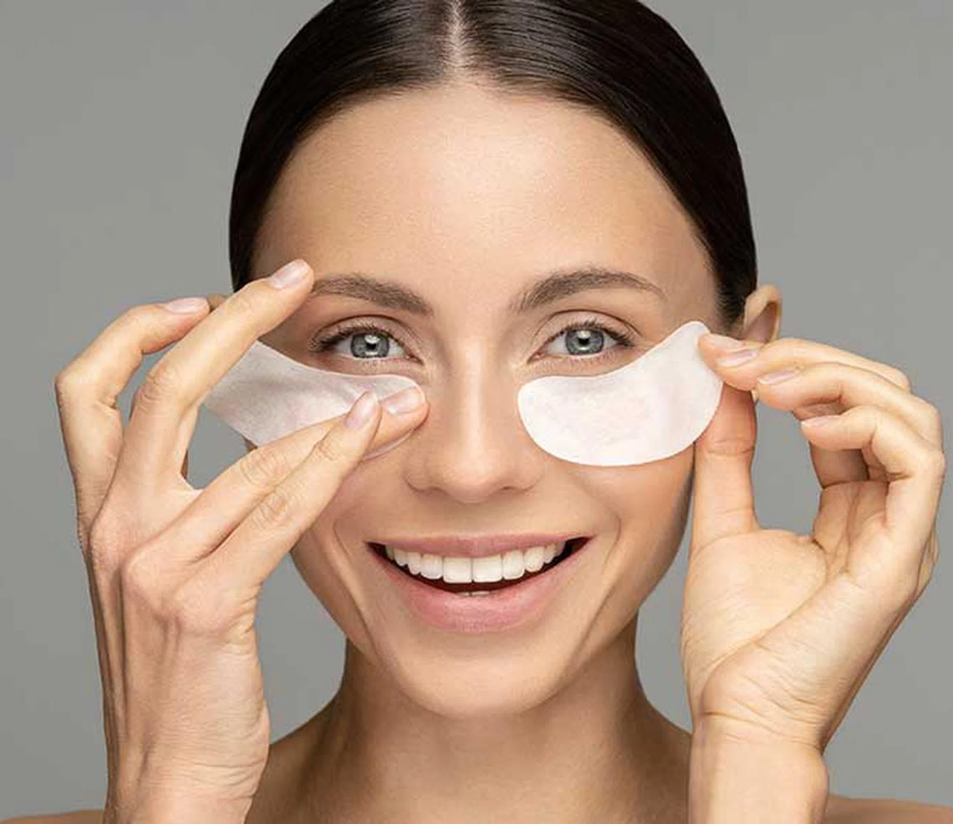The visible effect on wrinkles will only be apparent after a few weeks of daily application.