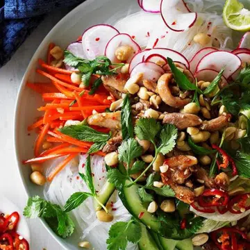 Vermicelli Noodle Salad With Lemongrass Chicken
