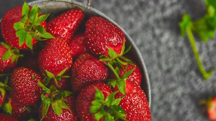 People who focus on eating healthy foods they like are more successful at changing their habits than people who fixate on avoiding unhealthy foods they love.