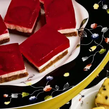 Strawberry Jelly Slice