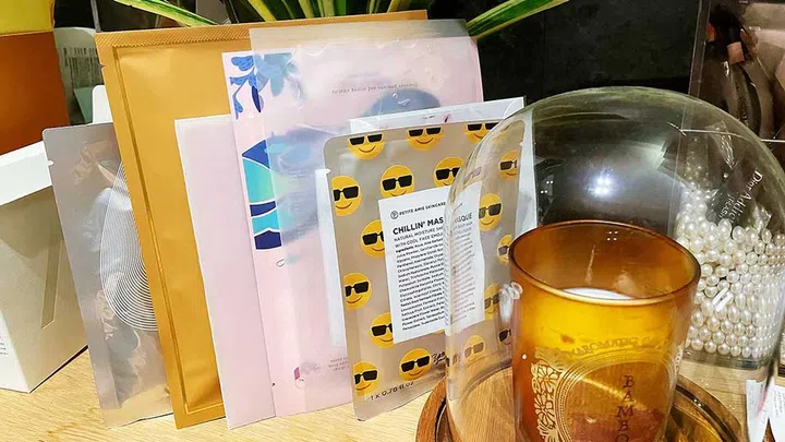 When I wake up to dry skin on certain days, I’ll put on anintense moisturising mask even for that 5 minutes before I put on my make up and it makes a difference.