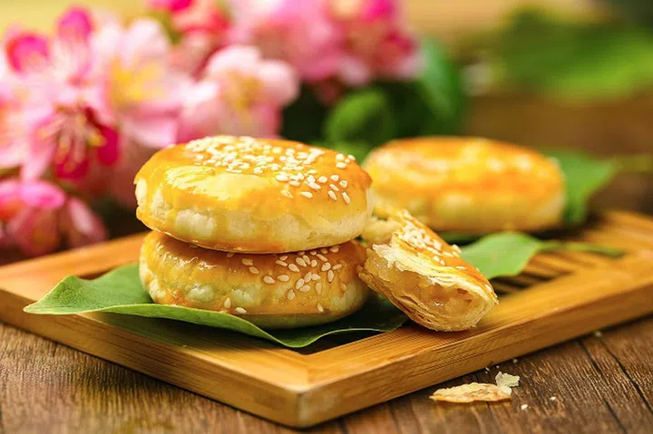 Chinese pastry wife cake