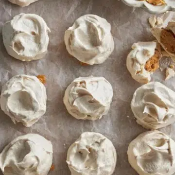 Mini Meringues With Peanut Butter
