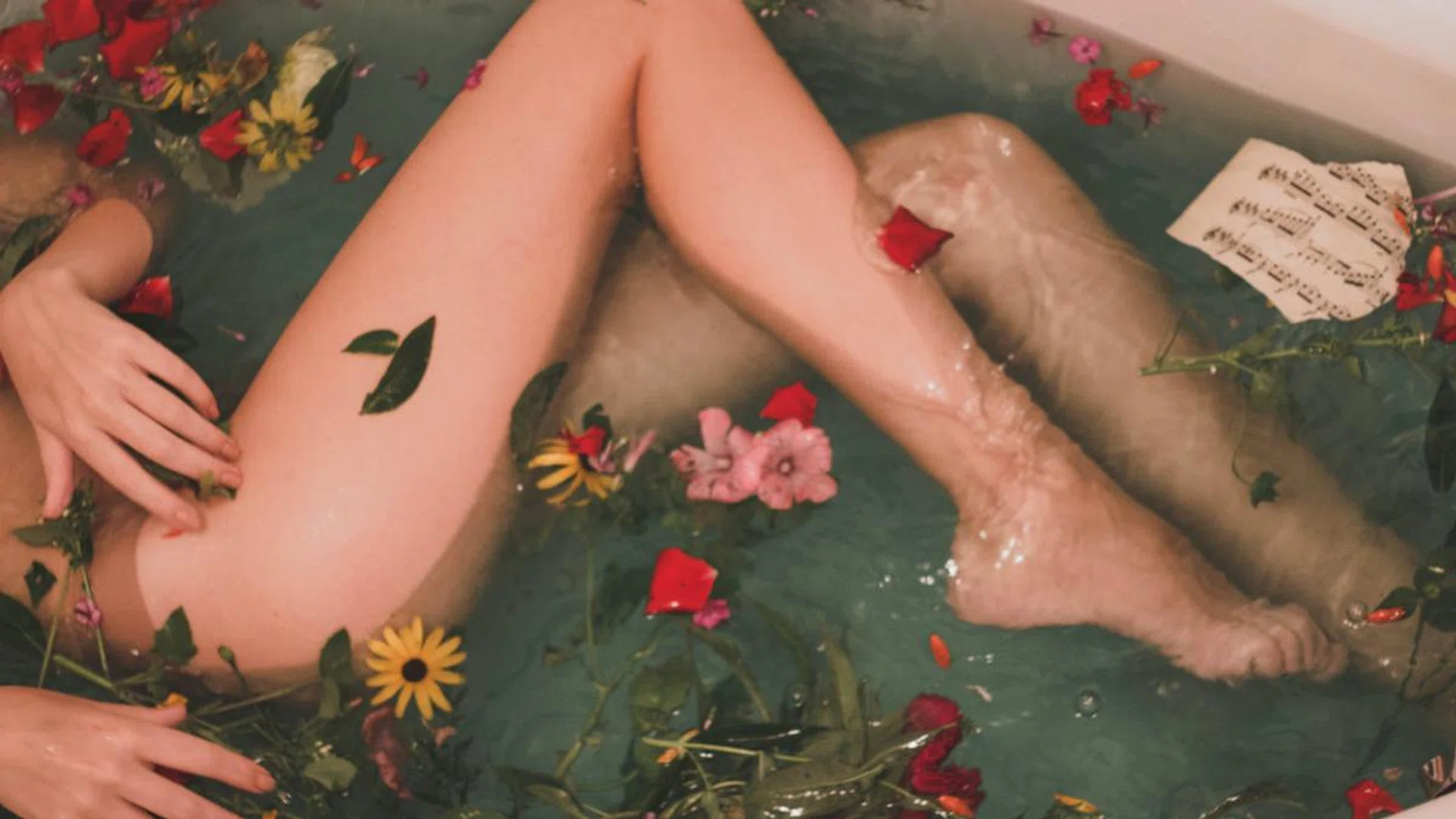 DIY Beauty Treatments_mask_soak_scrub