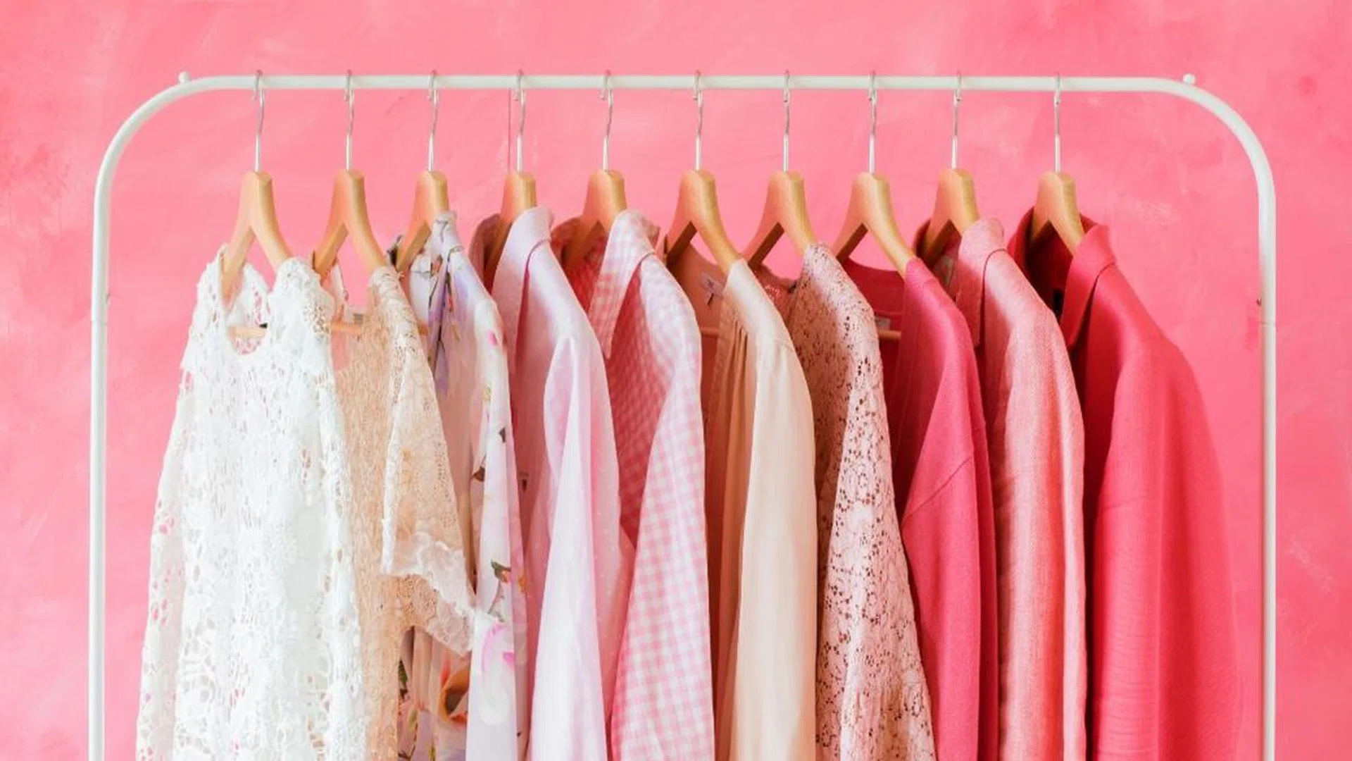 How To Choose The Right Hangers & Keep Your Clothes In Shape