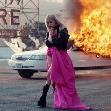 Blackpink Rosé's On The Ground MV