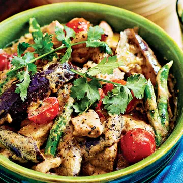 Curry Recipes - Thai Green Curry With Chicken And Vegetables