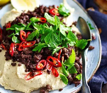 Warm Beef & Hummus Salad