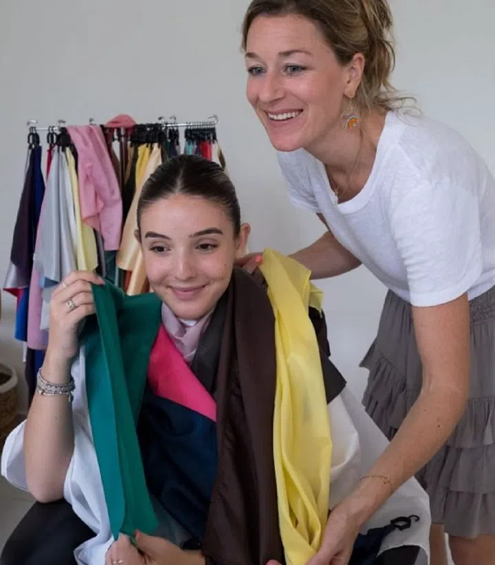 Carmen Stevens of Carmen’s Colours during a colour-analysis session. Photo: Carmen’s Colours