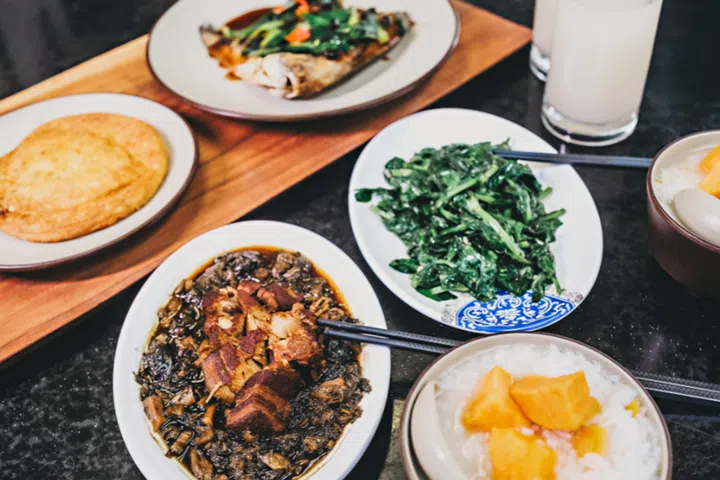 Gu Zao Ren Porridge restaurants open during CNY 2026