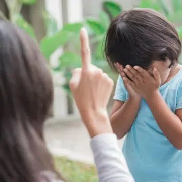 Things You Should Never Say To Your Child When Angry_Featured